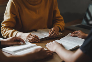 Top 10 y'Ibitabo byakunzwe kurusha ibindi muri Bibiliya: Ubushakashatsi bushya 