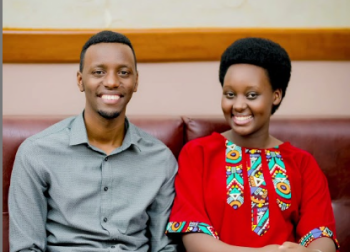 PaPi Clever & Dorcas bujuje miliyoni 1 y'ababakurikira kuri YouTube: Ni 'Couple' ya mbere ibigezeho