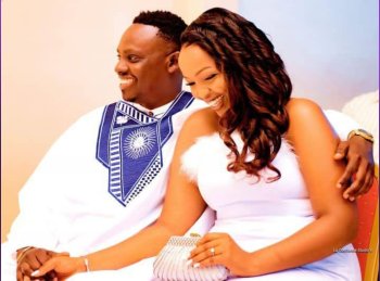 Umunyamakuru Mcee Nyayo nyuma yo gusezerana imbere y'Imana yagaragaje ibyishimo afite