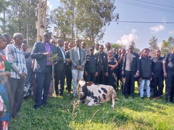 Nyuma yo guhabwa umwitero n'inkoni, Rugenerwa Ivan wa Holy Entrance yapfunduye ku gaseke