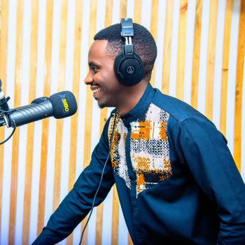 Isibo TV yasubukuye ikiganiro cya Holy Room bisubiza imitima mu gitereko