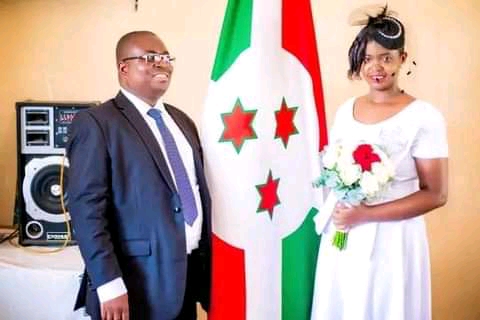 Kuja kwiga i Buraya yabisimbuje kuzana umugore - Padiri Innocent wa Diyoseze imuyinga yakoze ubukwe