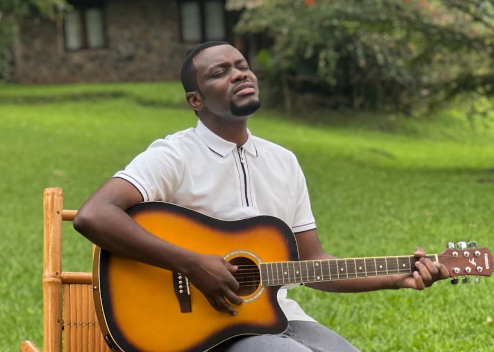 Rugamba Erneste ufite imishinga ikomeye yasubiyemo indirimbo “Nabonye Umukunzi Mwiza” 