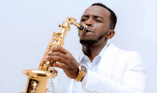 Chryso Ndasingwa yatangaje abahanzi b'ibyamamare bazafatanya mu gitaramo cye kizabera muri BK Arena