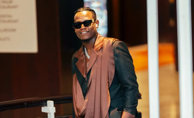 Si ndi Sekibi ku buryo nasanga Meddy mu gakiza nkamuvanamo – Bruce Melodie upanga kuba umupasiteri!