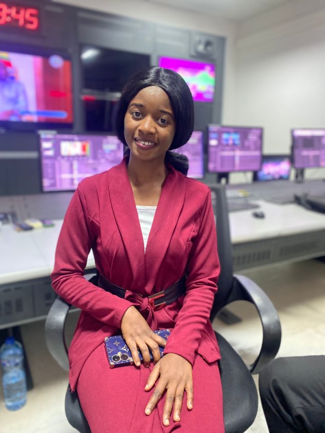 Abakobwa bakomeje kuzamuka muri Gospel i Burundi - Ndayikengurukiye Vestine n'umwe mu bariko bavyifatamwo neza