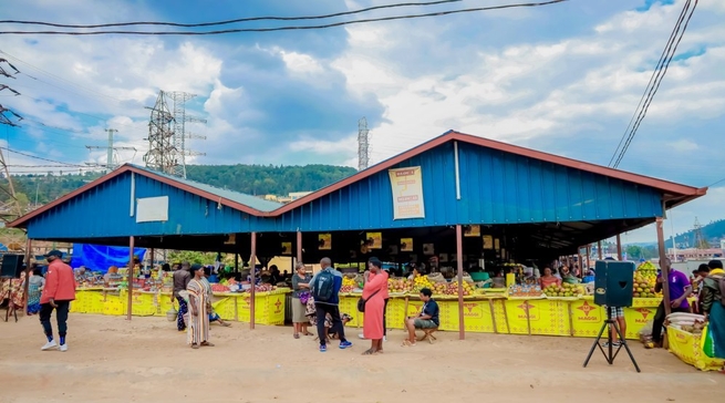 Abazunguzayi basabwe n'Umujyi wa Kigali kwibumbira mu masoko yabagenewe