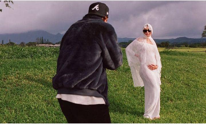 Isi yose yabasabiye umugisha ku Mana, ababyeyi bo birabarenga nyuma yo kumenya ko umugore wa Justin Bieber atwite