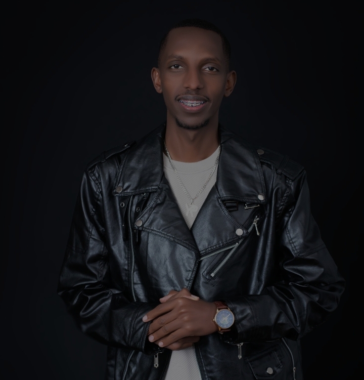 Yves Rwagasore utwaye busabo ibendera rya Gospel muri Diaspora yomoye abakomeretse mu ndirimbo "Elohim"