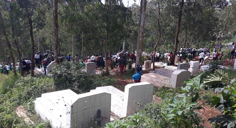 Ibihe by'imperuka! Umugabo w'umukire yashyinguye isanduku irimo inkwi z'imyase