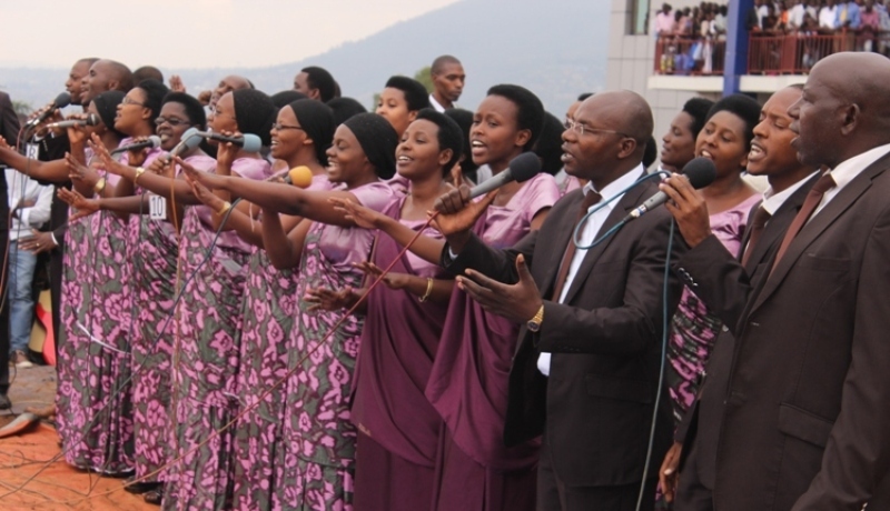 Korali Hoziyana ifite amateka akomeye yaje muri "Nzahimbaza Uwiteka" yinjiza abakunzi bayo mu 2024- VIDEO 