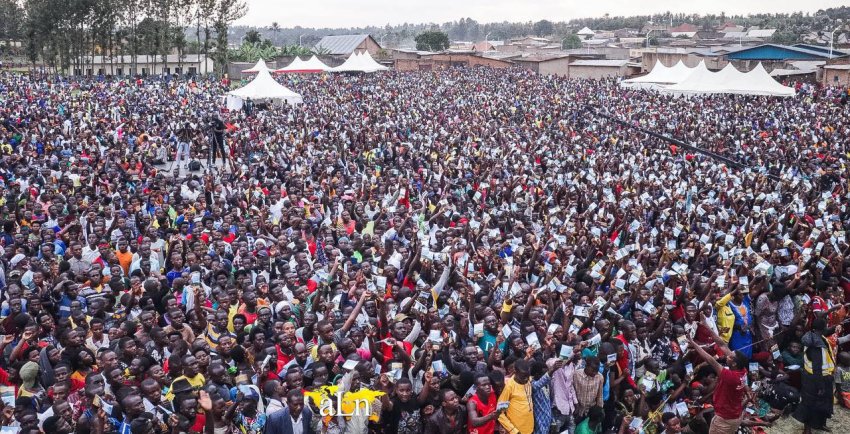 Nyagatare: Ababarirwa mu bihumbi 30 bitabiriye igiterane cya Ev. Dr. Dana Morey cyashimwe n'abarimo Meya-PHOTOS