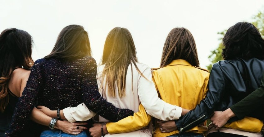 Abakobwa bari kuva mu nsengero kubera impamvu zikomeye: Basore, ni igihe cyo kwikosora