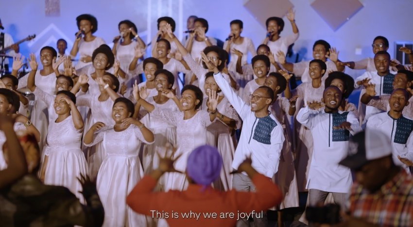 Ni Zahabu yatwikuruwe! Korali Boaz yavuze ubudasa bwa Kristo mu ndirimbo "Uri Uwera" - VIDEO