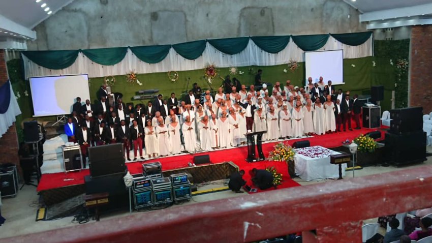 Korali Goshen ya ADEPR Segeem yizihije Yubile y'imyaka 25 imaze mu gitaramo yatumiyemo Shalom choir