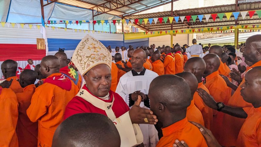 Antoine Cardinal Kambanda yahaye Isakaramentu ry'Ugukomezwa abagororwa 32 bo muri 'Mageragere' 