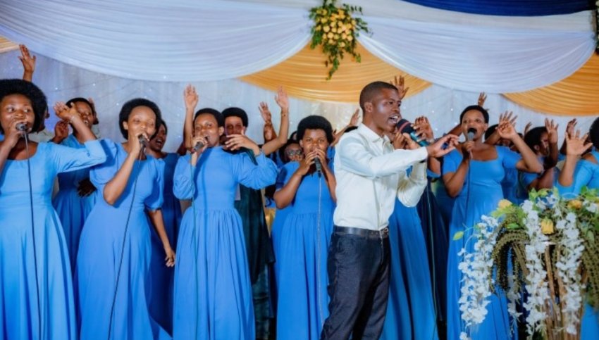 ADEPR Rwimbogo: Udushya 4 mu gitaramo cya Shekinah Choir cyitabitiriwe bikomeye, Umuseke Choir ikahubakira amateka-VIDEO