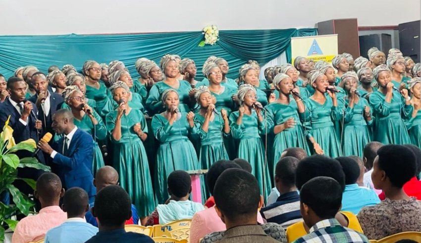 Benshi bari abakene none ubu amashimwe arabyigana: Byinshi kuri Korali Ingabire imaze imyaka 46 mu ivugabutumwa