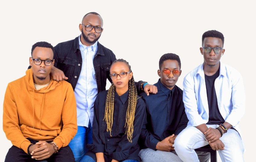 The Well Worship Music iyoborwa na Bishop Amon Munyaneza yashyize hanze indirimbo iryoshye cyane "Wanyujuje Amahoro"