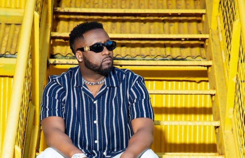 Safi Madiba usengera mu Badive yateguje indirimbo yo kuramya Imana yise "Holly Father" 