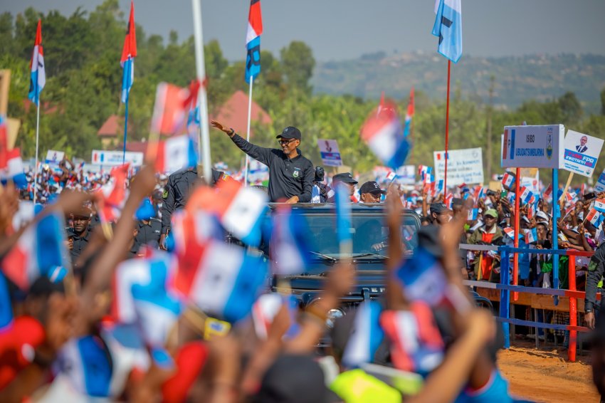 The people of Muhanga were told good words in the campaign of Paul Kagame who was born in the South