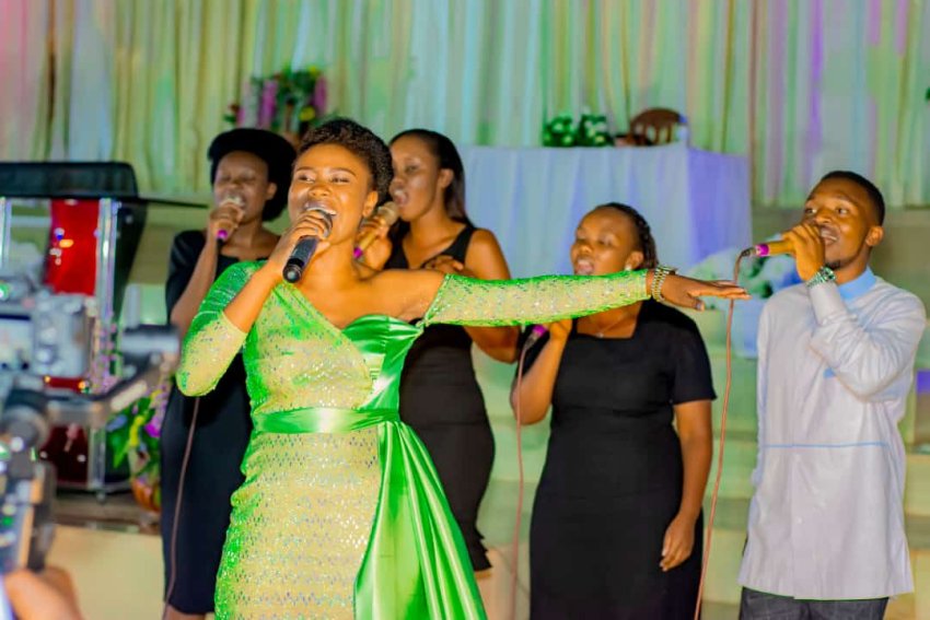 Itangazamakuru rimariye iki impano zirundiye mu ntara ko zimeze nk'uburo bweze butagira abasaruzi?