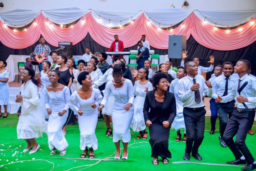 Nyagatare: Byari umunezero mu gitaramo cya Korali Horeb cyitabiriwe n'abayiririmbyemo bose kuva mu 2010