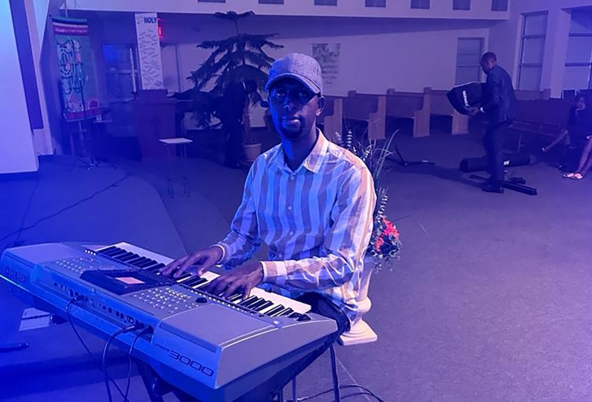 Injizwa muri Weekend n'indirimbo y'umugisha "Niwe Mbaraga Zanjye" ya Furaha Rusengo-VIDEO