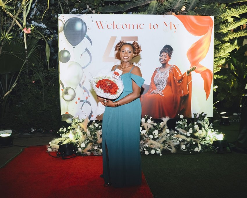 Nabwiye Satani nti wa muginga we ningaruka nzakumenagura - Tonzi wuzuzaga imyaka 45 na Album 10