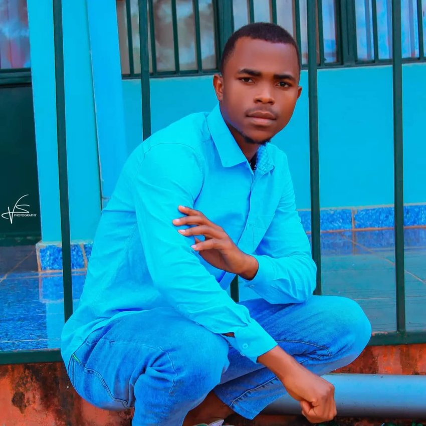 Umuramyi Samu Gitangaza usabira abanyamakuru umuceri agarukanye indirimbo "Haracyariho"