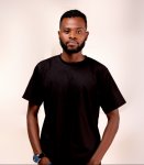 Nabaga mu rusengero ntakijwe - Bonheur yaririmbye urukundo rw'Imana nyuma yo kuba icyaremwe gishya