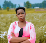 Jeanne Nayo yateguje urugendo azabanamo n'Imana nyuma yo gusohora “Utugarure” igasamirwa mu bicu