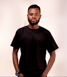 Nabaga mu rusengero ntakijwe - Bonheur yaririmbye urukundo rw'Imana nyuma yo kuba icyaremwe gishya