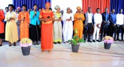 Korali Ijwi ry'Impanda yavugije akarumeri mu ndirimbo yabo ya mbere "Dupfukamye" - VIDEO