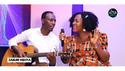 Ntibagituma abakunzi babo bahumeka! Ben na Chance bataramiye Imana muri "Twaramugabiwe"