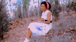 Mapendo Vanessa wakiranywe yombi muri Gospel yateguje indirimbo ya kabiri yise “Mu Kuboko Kw'Iwe”