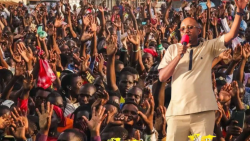 #Day2: Theo Bosebabireba yaririmbiye imbaga y'abitabiriye Miracle Gospel Celebration i Mubende