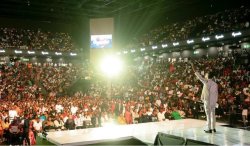 Israel Mbonyi yatangaje icyifuzo gikomeye afite nyuma yo kuzuza BK Arena yakira abantu 10,000