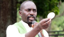 Nyuma y'uko aburiwe irengero Padiri yasanzwe amanitswe mu giti