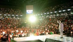 Israel Mbonyi makes history with a Sold out concert at BK Arena