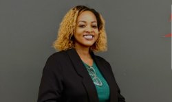 Twaganiriye na Aline Gahongayire ugeze kure imyiteguro y'igitaramo gikomeye agiye gukorera i Burayi