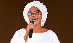 Umuramyi Mathoucellah yahanuriye amahanga mu ndirimbo nshya yise "Si kubw'amaboko" - VIDEO