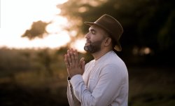 No mu bihe by'amagorwa n'umwijima ni byiza gusenga lmana kandi unayishimira