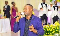 Thacien Titus atanze umuti watuma abahanzi bo muri ADEPR bagera ku rwego mpuzamahanga