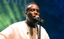 Yahoze akina Ruhago! Josh Manimpa wa True Promises yerekanye ubwiza bw'Imana mu ndirimbo "Ntunanirwa"