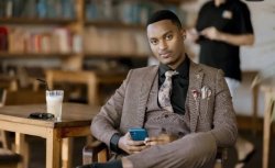 Josh Ishimwe yashyize hanze amashusho y'indirimbo "Ni Wowe Rutare Rwanjye"