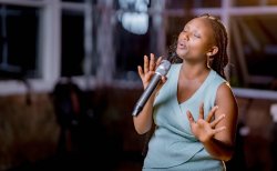 Agnes Kayesu wifuza kuzengurutsa ubutumwa bwiza mu Mahanga nka Mbonyi yasohoye indirimbo nziza