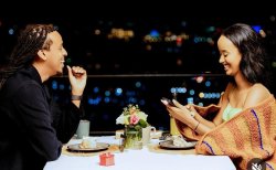 Kubana ubuzima busigaye duhesha Imana icyubahiro - Tesfay ubwo yambikaga impeta Miss Naomie