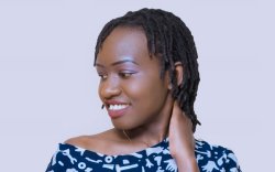 Nyuma y'iminsi 63 ashyize hanze indirimbo "Ku musaraba" azaniye abakunzi be "Tegereza" - Igihozo Christine 