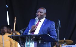 lgice kimwe ku munsi! Rev. lsaie Ndayizeye uyobora ADEPR yavuze ibintu 5 "lmana ishaka ko twitaho" muri 2024